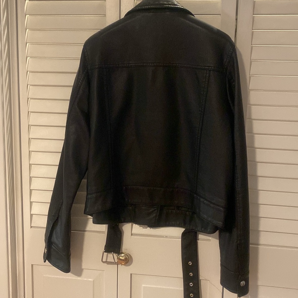 Black jacket - Picture 2 of 5